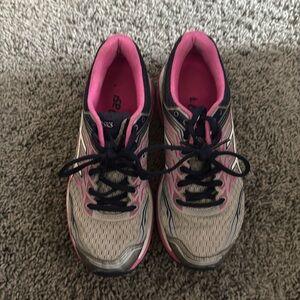 ASICS women’s tennis shoes, size 7